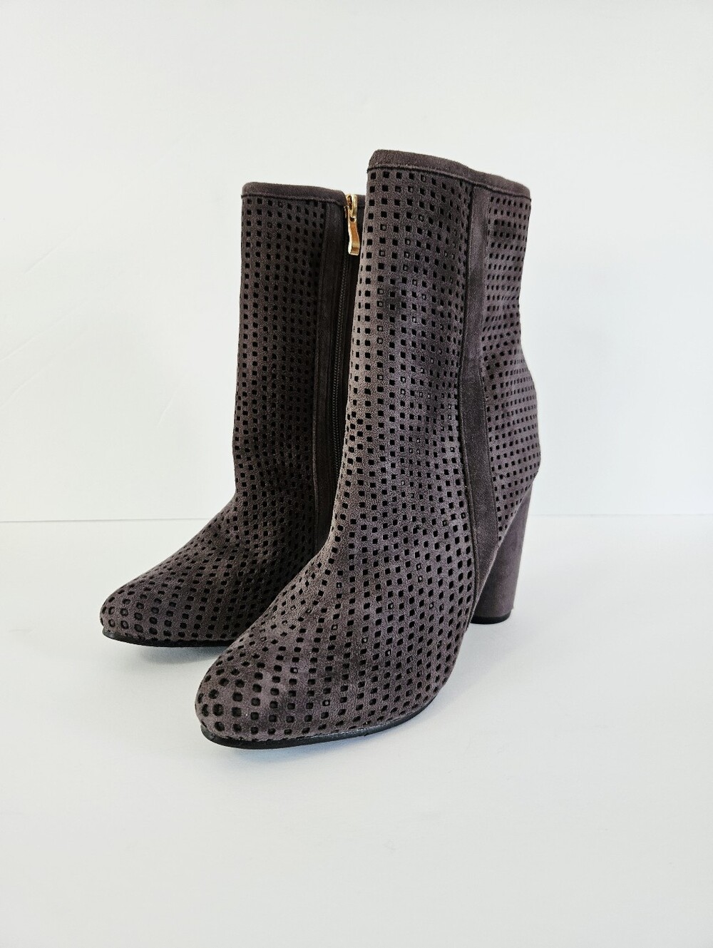 Catherine Malandrino Legacine Grey Perforated Side Zip Ankle Boots 9 - NWOB